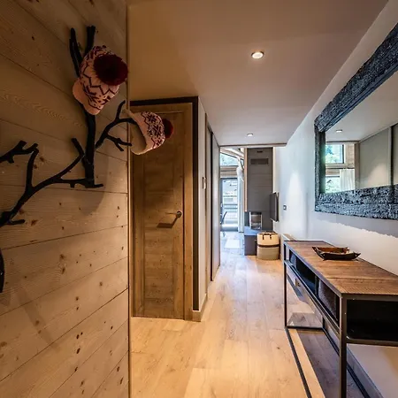 Merbau - By Emerald Apartment